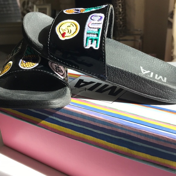 MIA Kids black slides. Size Small 13/1 - Picture 7 of 8